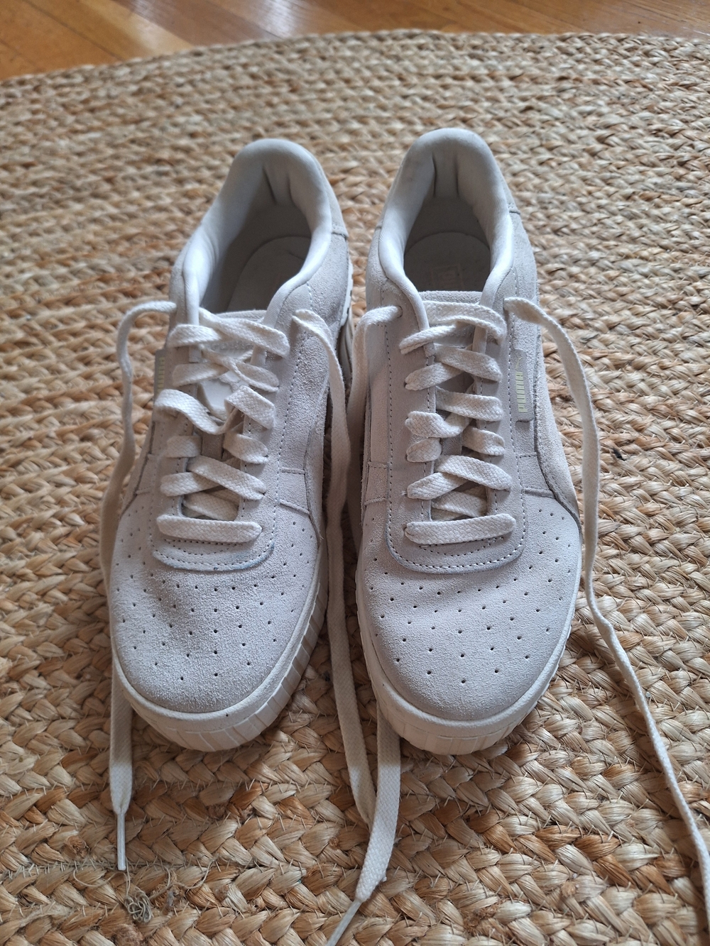Womens Puma White Suede Platform Sneakers.